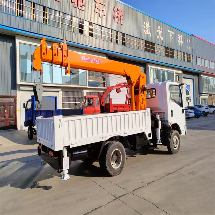 合作市三轮随车吊定制 农用改装机自备吊中瑞长期出售